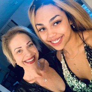 Meet your Posher, Jenny